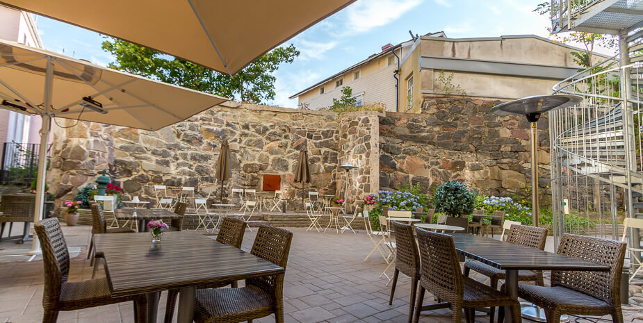 Hotel Regatta Hanko Hangö Courtyard outside Sunny Flowers